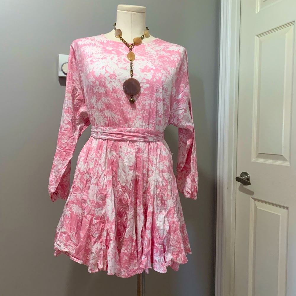 Thai dress is a Rhode style very cute on